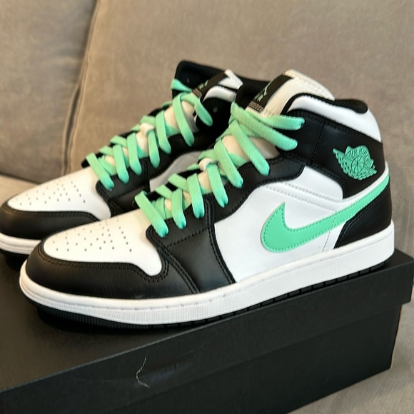 Air Jordan 1 Mid